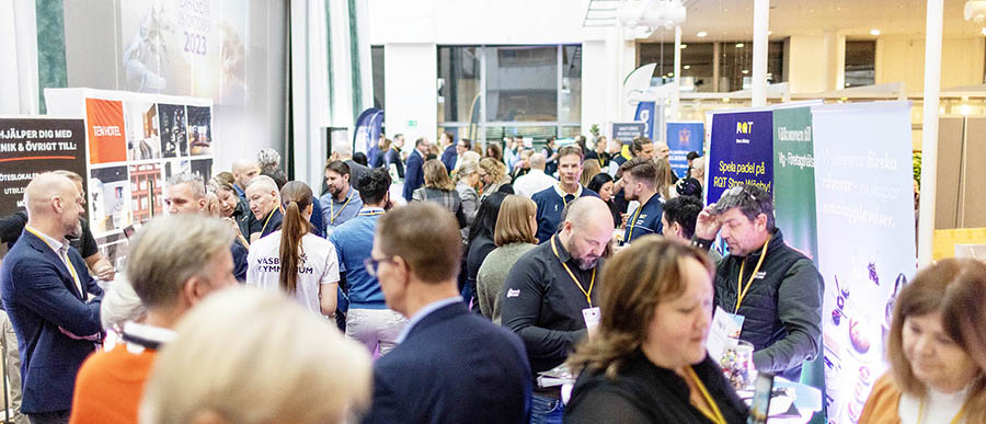 Bild på personer som besöker Näringslivsdagen 2024.